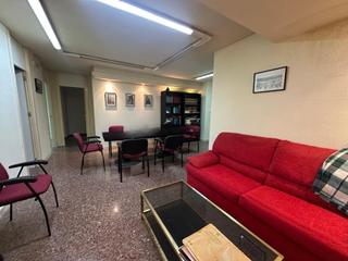 Rent Office space in San Nicolás. Entresuelo en murcia centro