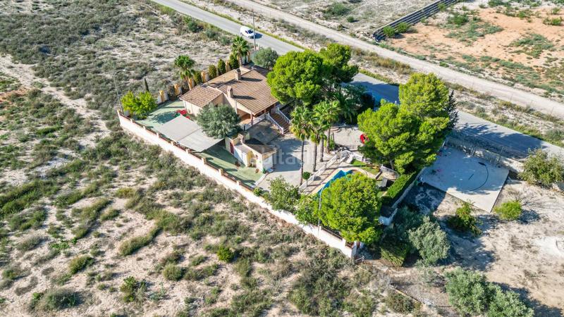 Foto e932fe0a-262b-479c-94eb-a2472f983a29. Chalet in calle de circunvalación 23 in Fortuna