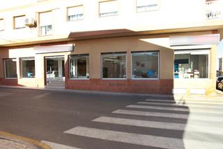 Local Comercial en Calle COMETA 1