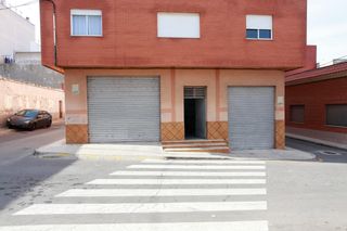 Geschäftsraum  Calle de santa teresa. Bajo en esquina para cambio de uso y garaje en sótano precio de