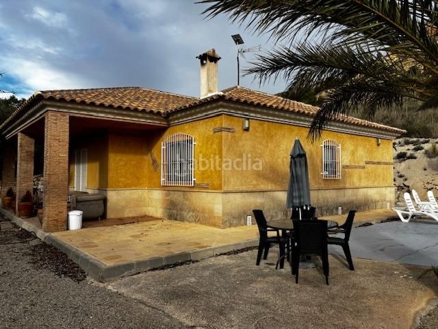 Foto bb627389-f02b-440e-94b2-90257b0738bf. Masia amb piscina a Aledo