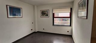 Oficina en Calle de molina de segura 5. Oficina en edificio nelva, atalayas con plaza de garaje  65 m2 l