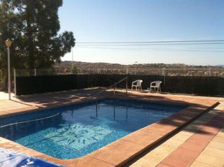 Chalet  Calle nueve - los conejos i. Chalet independiente con 1.200 m2 de parcela, piscina con jacuzz