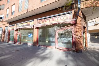 Locale commerciale in Cieza. Local en camino madrid