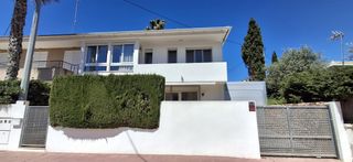 Casa en Santiago de La Ribera. Chalet pareado independiente en santiago de la ribera