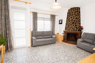 Flat  Calle buenos aires. Si te gusta vivir en plena huerta, esta vivienda es para ti