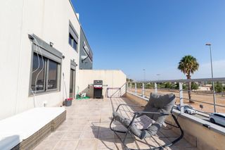 Industrial building  Los prados. Nave indrustrial con vivienda en ascoy