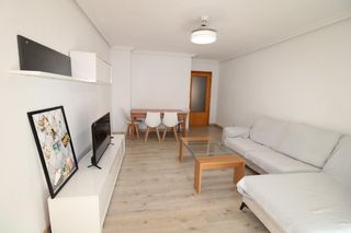 Location Appartement  Calle huerto capuchinos. Piso para estudiantes en el carmen!
