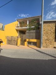 Casa adossada  Calle de las arboledas. Casa independiente con huerta privada en archena
