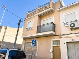 House in Cieza. Casa junto av. azorín