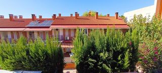 Casa a Urbanizacion la basílica 60. Dúplex en venta en algezares