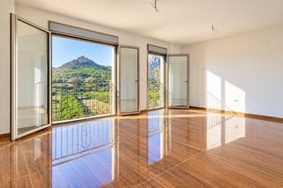 Etagenwohnung in Cieza. Piso junto a esquina del convento