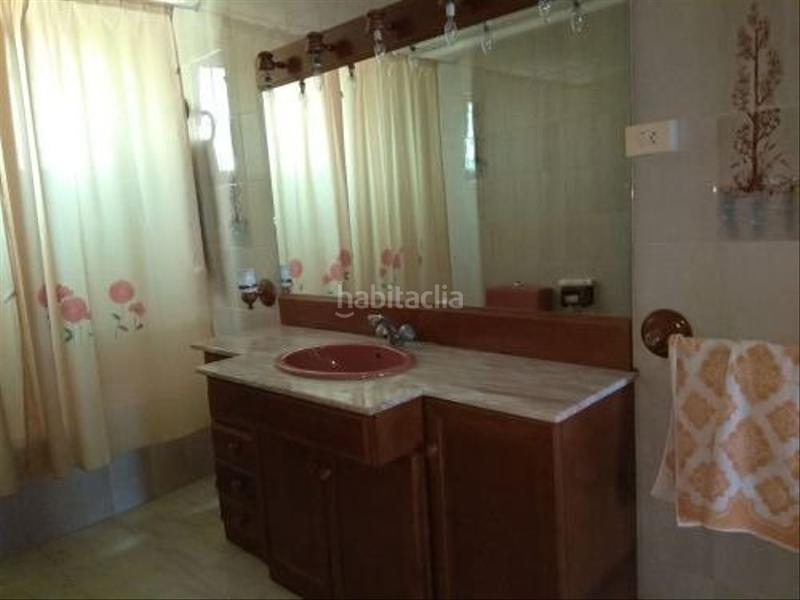 Foto f7a445b6-84a4-4a59-86a9-153ccad71e3a. Masía casa chalet pareado en venta en avenida carmen, 16, en Orihuela