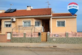 Casa adosada en Calle campillo de bayle- algar 27
