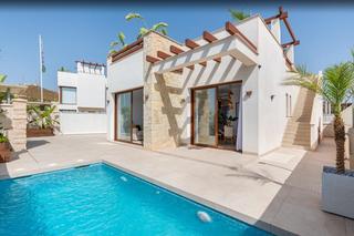 Casa a Cala Marqués. Villa independiente a 200 m de la playa en vera almería