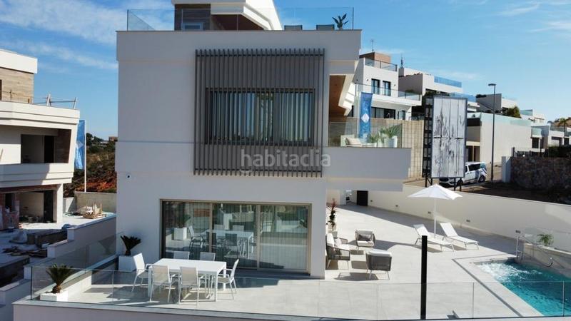 Foto 02e88d6a-4655-467b-be83-c0cbf08302f3. Chalet con parcheggio piscina in Campoamor Orihuela