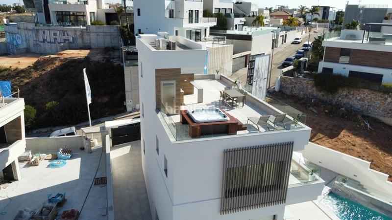 Foto 60e48dbd-fda7-4daa-93c1-99b6188381c2. Chalet con parcheggio piscina in Campoamor Orihuela