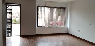 Business premise in Plaza San Juan de Dios