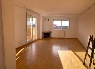 Rent Flat  Calle paz. Super atico, con 2 terrazas, sin amueblar, con 4 dormitorios, 2