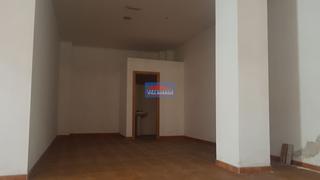 Location Local commercial à Coiro. Local semiacondicionado en cangas