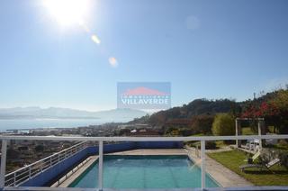 Casa a Darbo. Casa con piscina y gran parcela con preciosas vistas a la ría