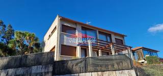 Xalet en O Ho. Chalet de piedra en limns con vistas a la ra de vigo