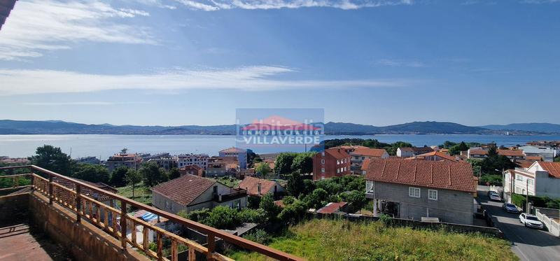 Foto fe8be864-e5bc-422a-a71f-b0593d4efd97. Casa amb aparcament a Darbo Cangas