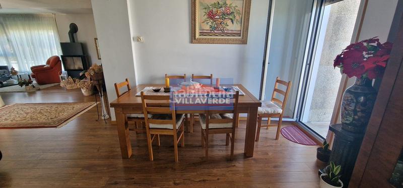 Foto 9093cc34-3e03-4b9f-9b7d-942b57fa5783. Casa chalet de piedra con piscina en Cangas pueblo Cangas