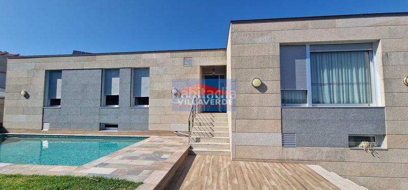 Foto b51db485-a5d1-4995-876d-accc84e7c161. Casa chalet de piedra con piscina en Cangas pueblo Cangas