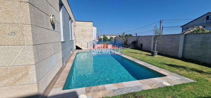 Foto c311af58-9d28-44f1-a16e-6840be2d0025. Casa chalet de piedra con piscina en Cangas pueblo Cangas