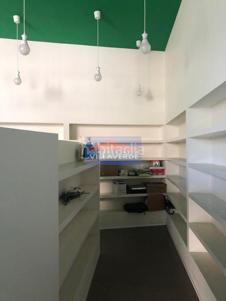 Foto c1f20771-c9ae-4ef2-9ce0-53d04dbd2624. Lloguer local comercial a Cangas pueblo Cangas