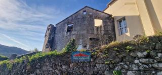 Maison jumelée à Bueu. Casa de piedra para restaurar con gran terreno