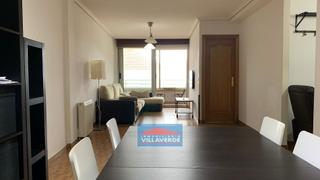 Piso en Cangas Pueblo. Apartamento de dos dormitorios en camiño vello de san roque