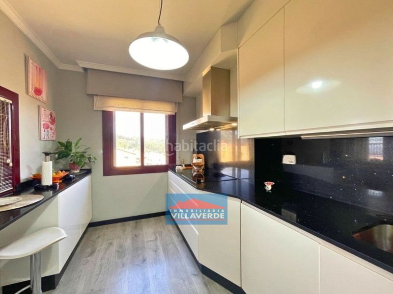 Foto b6e1e09d-5e78-4252-81a2-cb79c1d0044e. Casa amb aparcament a O Hío Cangas