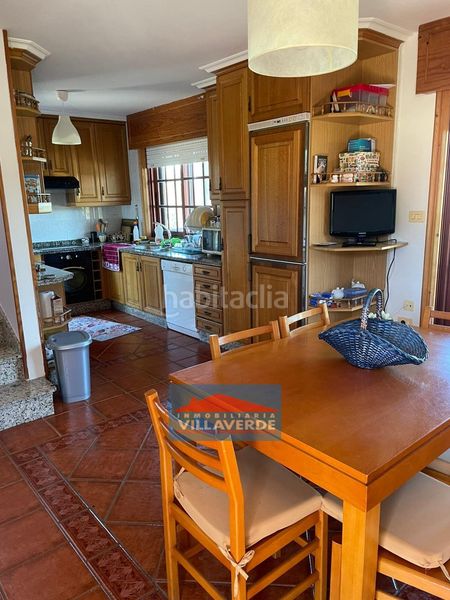 Foto 7de6716d-c65e-470c-8de3-11bb0d9b4efa. Casa amb aparcament piscina a Aldán Cangas