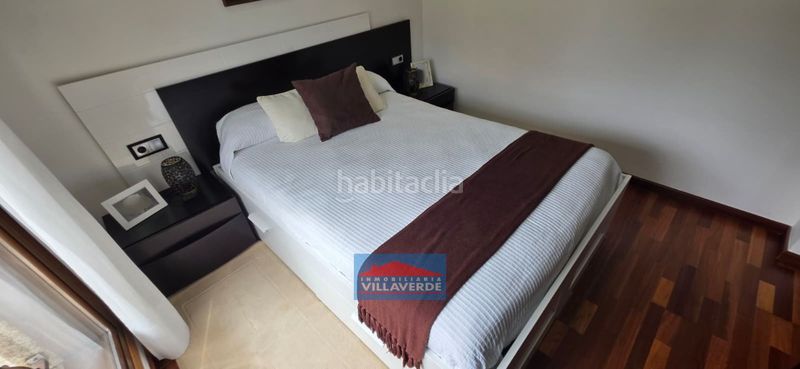 Foto 1d5c8000-6aea-401a-bd65-0be131e9b905. Casa adossada amb calefacció aparcament a Darbo Cangas