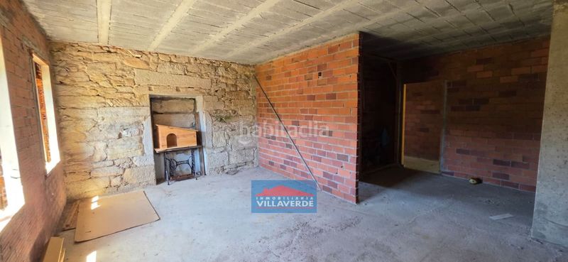 Foto b0d1334e-83ed-4ef6-9ae2-d1bdc78841f3. Casa amb aparcament a Marín