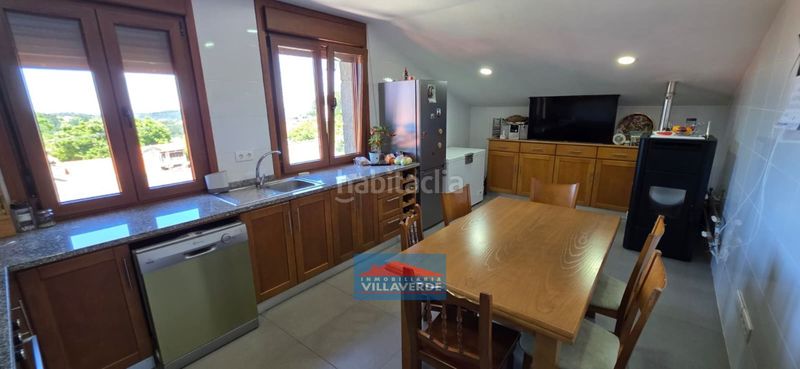 Foto b36dc2f3-045e-4917-ae4b-638c24366964. Casa amb aparcament a Marín