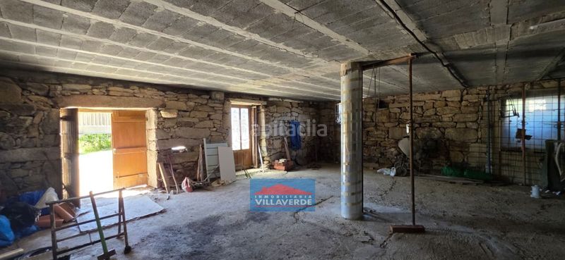 Foto db418a0e-cfba-44af-841d-89fd7b85b6ad. Casa amb aparcament a Marín
