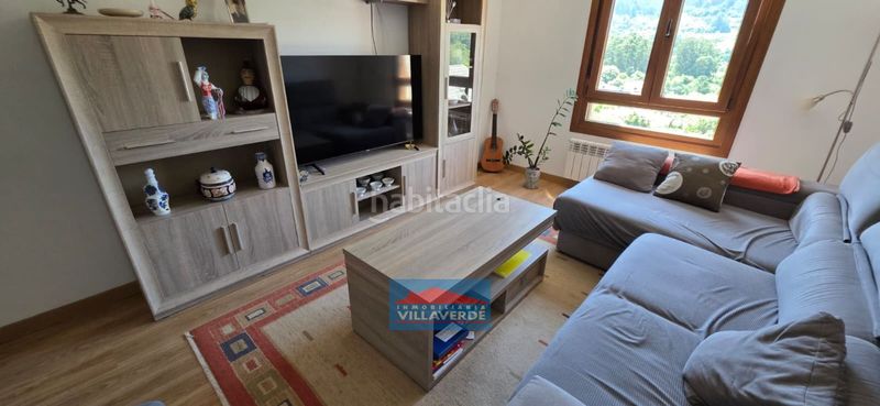 Foto f5aa49a8-e157-4a30-aed2-9db5db7117e7. Casa amb aparcament a Marín
