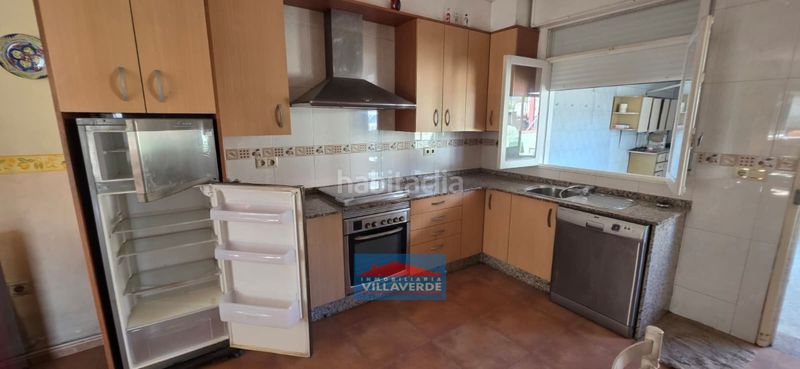 Foto 02c13780-09ed-4793-b7a5-e806e2d25b37. Casa amb aparcament a Darbo Cangas