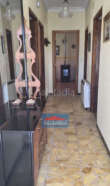 Foto b298fe46-9784-4014-8451-4ed65e8dd5c5. Casa amb aparcament a Darbo Cangas