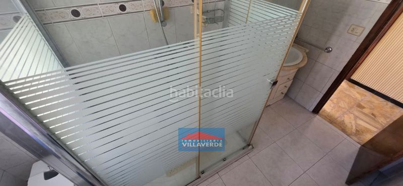 Foto dd107096-8812-4212-bcb2-99f9704a32e1. Casa amb aparcament a Darbo Cangas