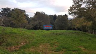 Terreno residencial en Coiro. Terreno edificable con acceso a la playa en cangas