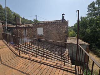 Masía  B-124. Gran casa en plena naturaleza junto al rio