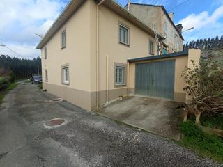Doppelhaus en Lugar de ferreira vella 17. Casa pareada en perfecto estado con finca de 900m2.