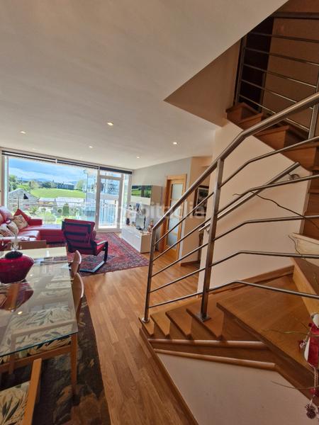 Foto 2130cc79-da4a-45bf-9148-40fcafbcb924. Zweistöckige wohnung in rua fiallega 2 in Foz