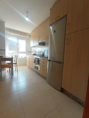 Appartement  Rúa costa do castro 3. Dos dormitorios y dos baños en pleno centro urbano y comercial.