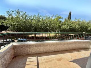 Location Appartement  Ronda dr garcia rogel. Estupendo piso de alquiler muy amplio, todo exterior con balcón