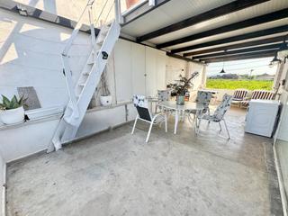 Casa adossada  Vereda desamparados. Estupenda casa seminueva, amueblada de 5 dorm, 3 baños con patio